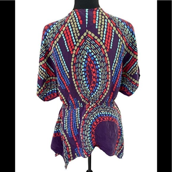 Abstract print 100% silk zip front top, shark bite hem, dolman sleeve, size S - Picture 3 of 5